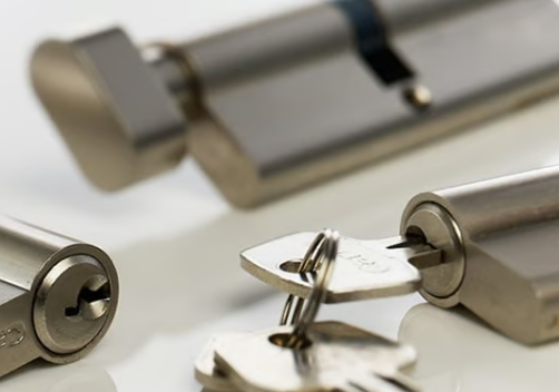 Lock Change Cylinder lock with a keys