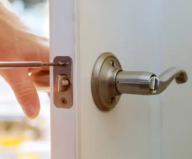 UPVC Door Handle Repair Replacement UPVC handle maintenance and repair