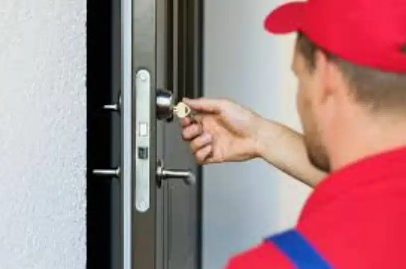 Burglary Repair Doorlock repairing by technician