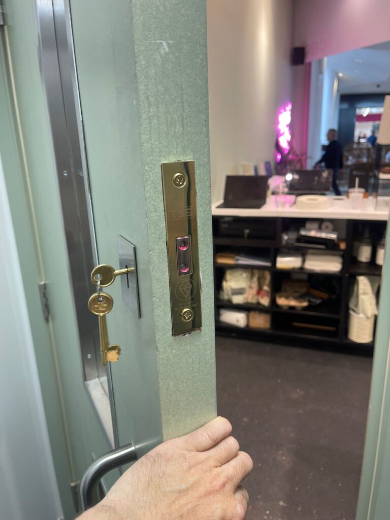 D 24.7 Emergency Locksmith Nextdoor Locksmith